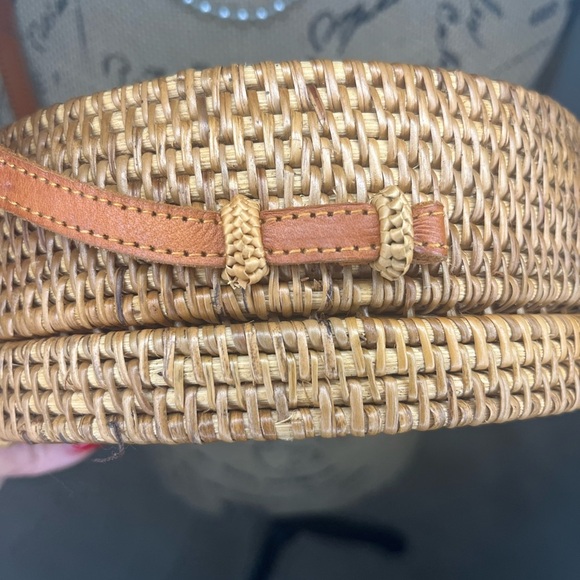 Round Woven Rattan Crossbody Bag - Picture 9 of 10